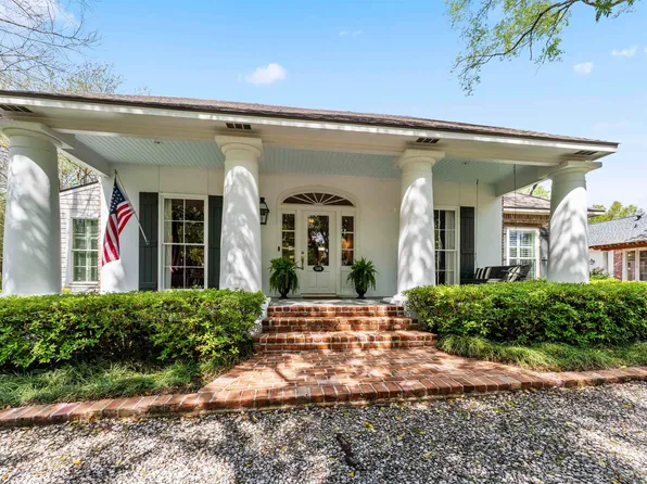 135 Knox Hill Dr, Baton Rouge, LA 70810