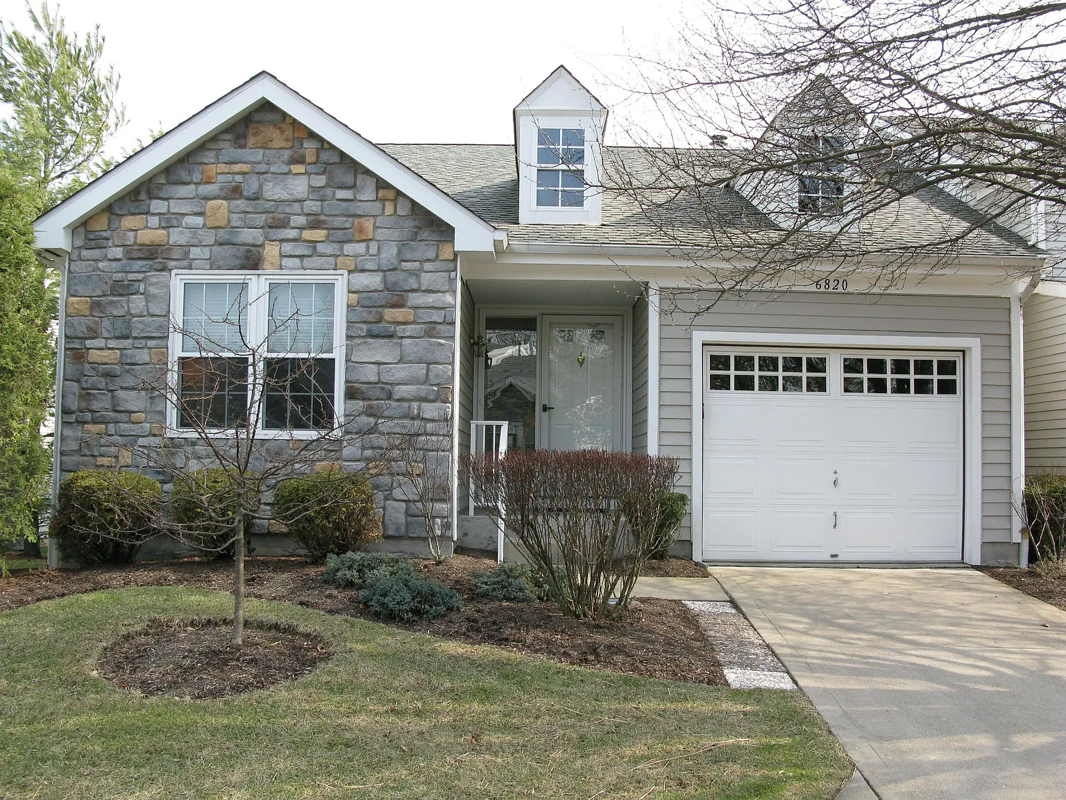 6820 Sandharbor Ct photo 1