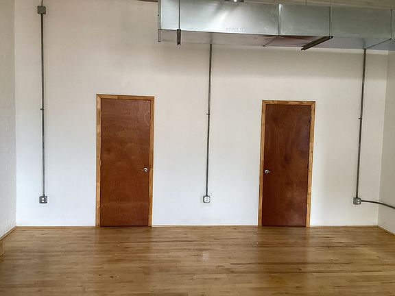 5th image of 301 Henderson Ave