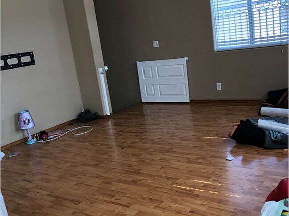 4th image of 5344 Arlington Ave #5344