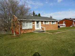26 S Rolling Hills Dr, Irwin, PA