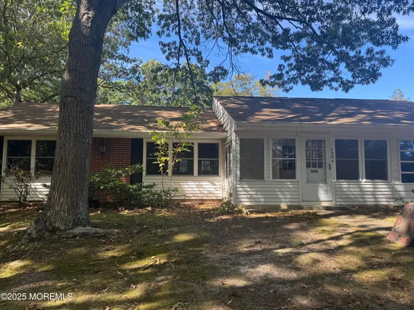 500A Thornbury Court, Lakewood, NJ 08701