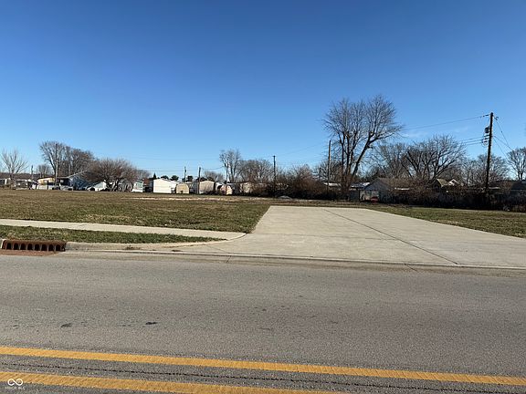 4th image of 555 Commercial Blvd
