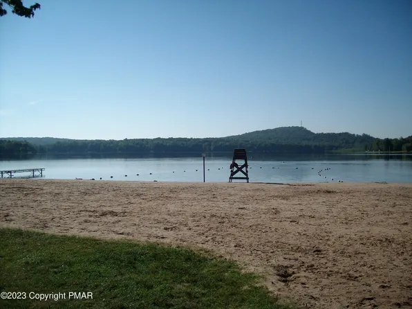 131 Ski Trl, Pocono Lake, PA 18347