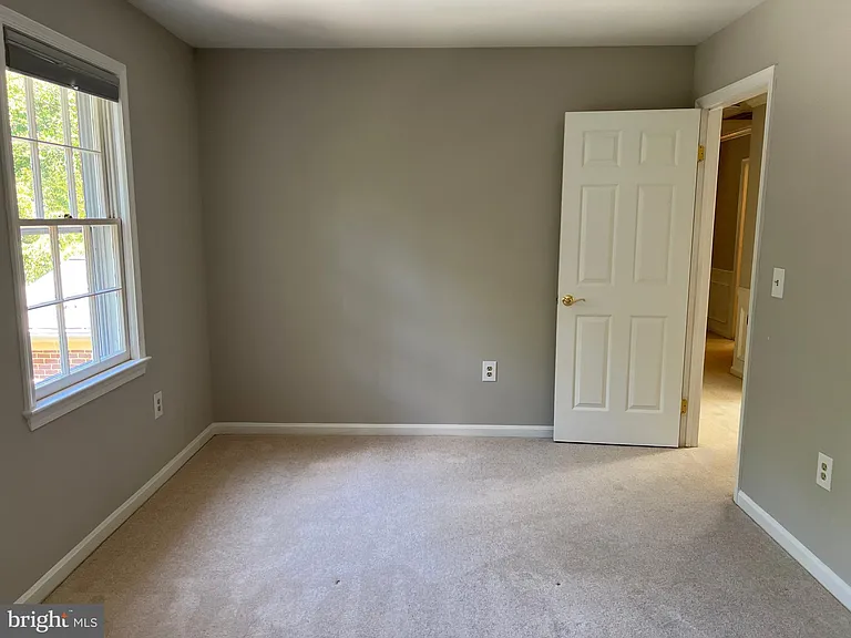 10220 Cedar Pond Dr — Photo 47