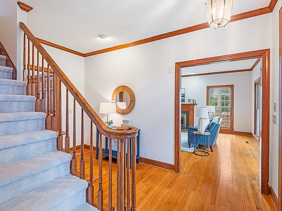 5th image of 204 Longwood Dr