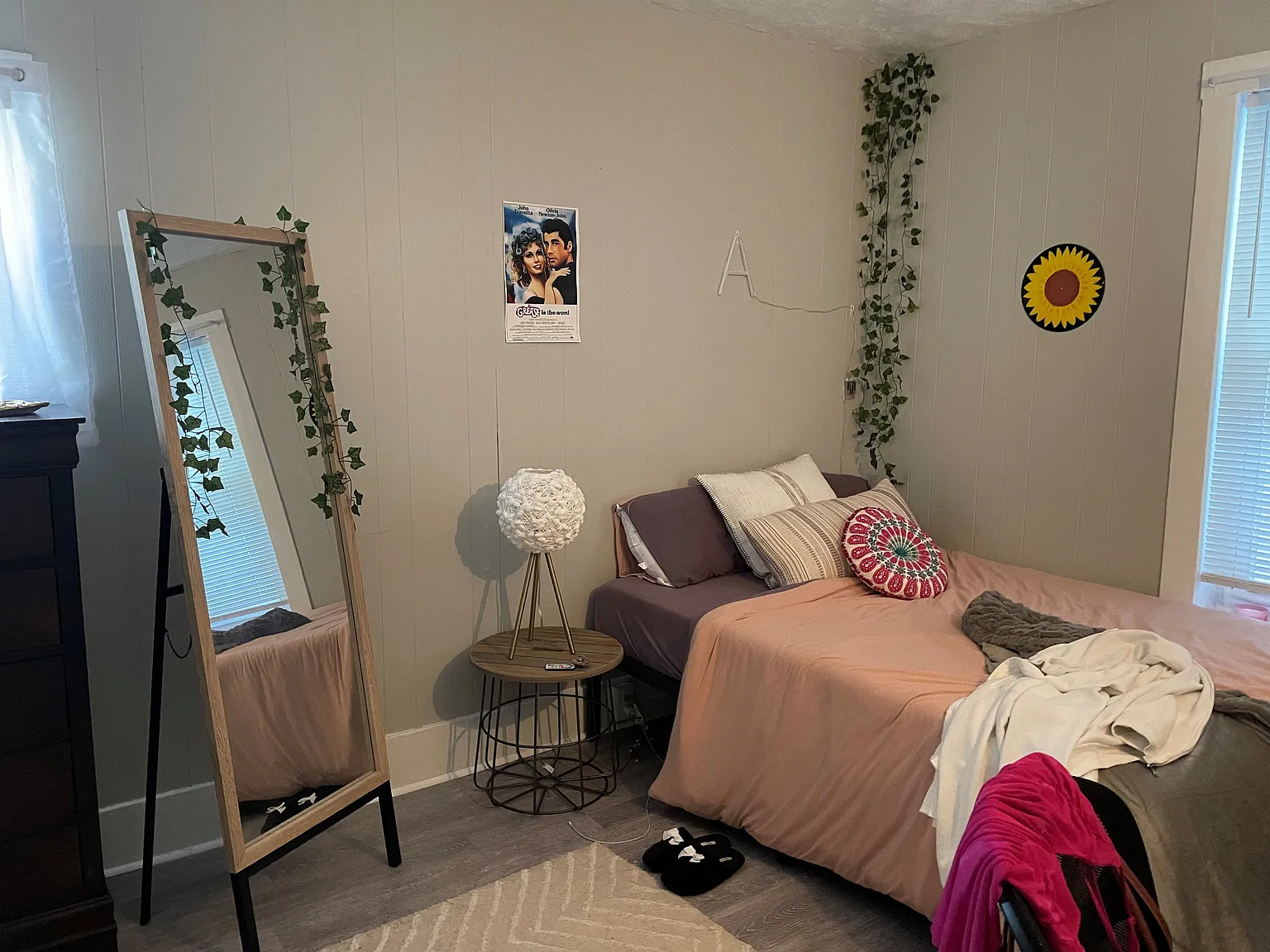 6 bed, 2314 sqft, $840 — Photo 4