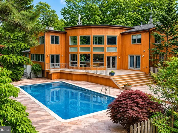 460 Browning Ln, Cherry Hill, NJ 08003