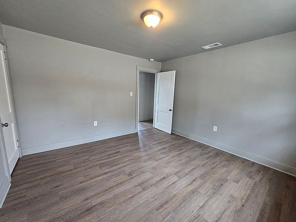 3rd image of 5725 Verona Rd #2