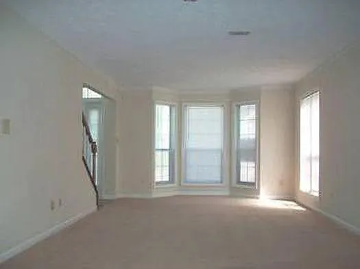 2090 Hollywood Dr — Photo 1