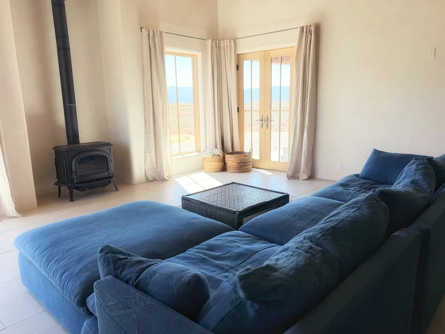 2 bed, 1.5 bath, 1508 sqft, $3,000 — Photo 3