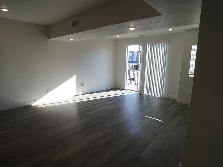 2347 W Jenna — Photo 9