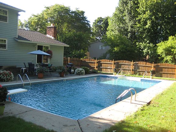 4th image of 3932 Pawnee Dr