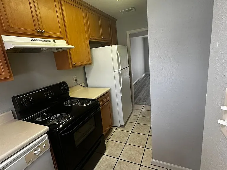 Center Town Condominiums — Photo 73