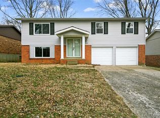 2347 Farflung Dr, Florissant, MO 63031