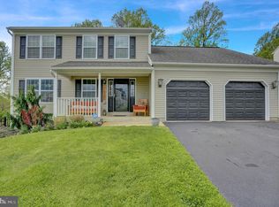 304 Longview Dr, Sinking Spring, PA 19608
