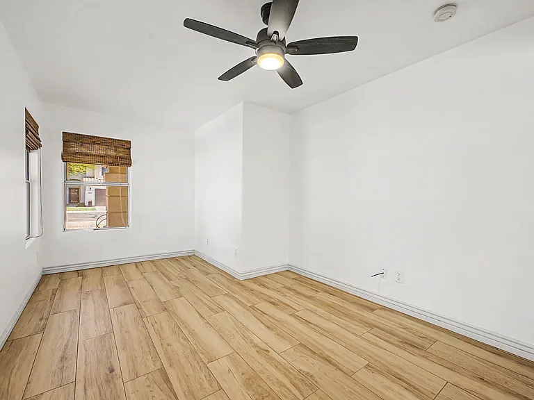3905 E Rockwood Dr — Photo 4