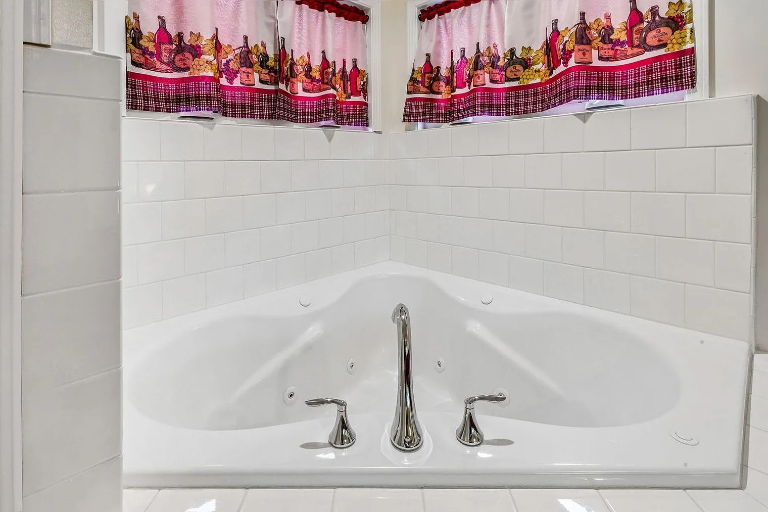 Studio, 1.0 bath, 721 sqft, $2,465 — Photo 3