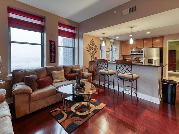 4th image of 314 N Broadway Ave #1708
