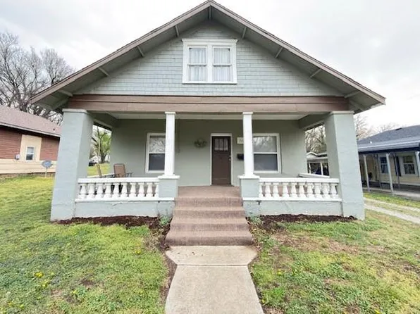 718 N Main St, Nevada, MO 64772