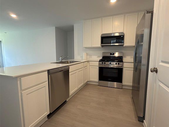 3rd image of 1515 Golden Iris Dr