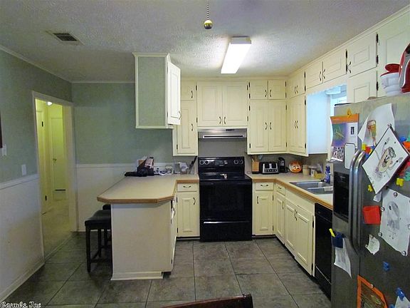 2nd image of 501 W Lincoln Ave