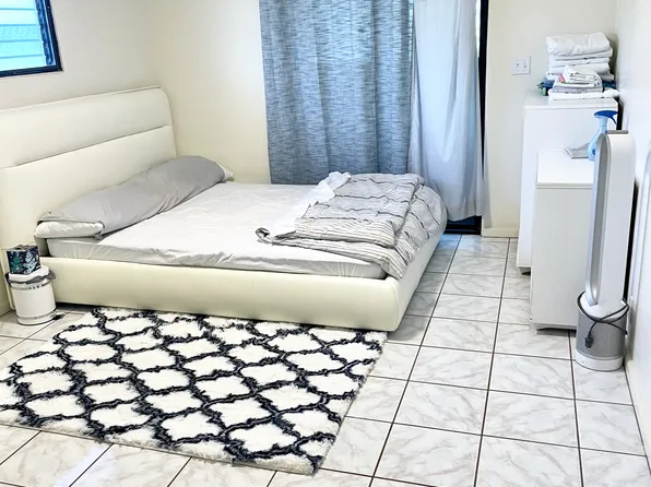 1041 18th Ave APT A, Honolulu, HI 96816