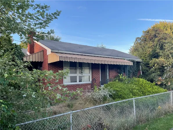 38 3rd Ave, Scottdale, PA 15683