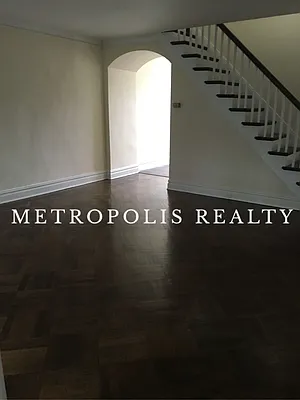 Rented by Metropolis International Realty Inc. | media 20