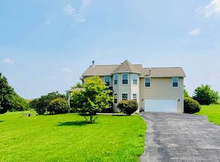 914 Brook Meadow Dr, Compton, IL 61318