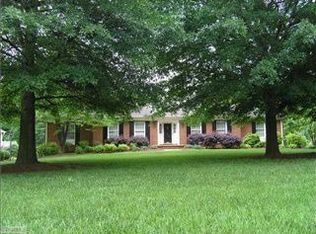 371 Dover Dr, Winston Salem, NC 27104