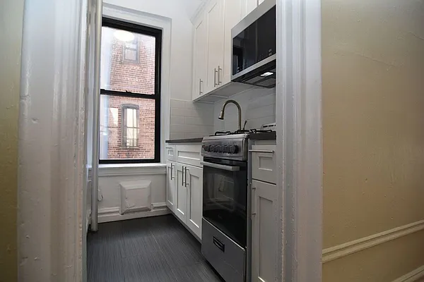 Rented by Building Equity Real Estate LLC | media 11