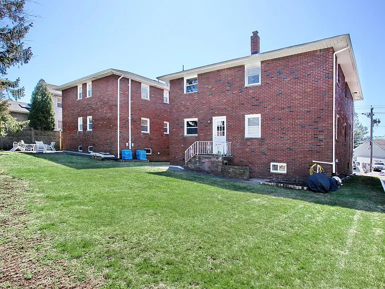 611 Kingsland Ave — Photo 32