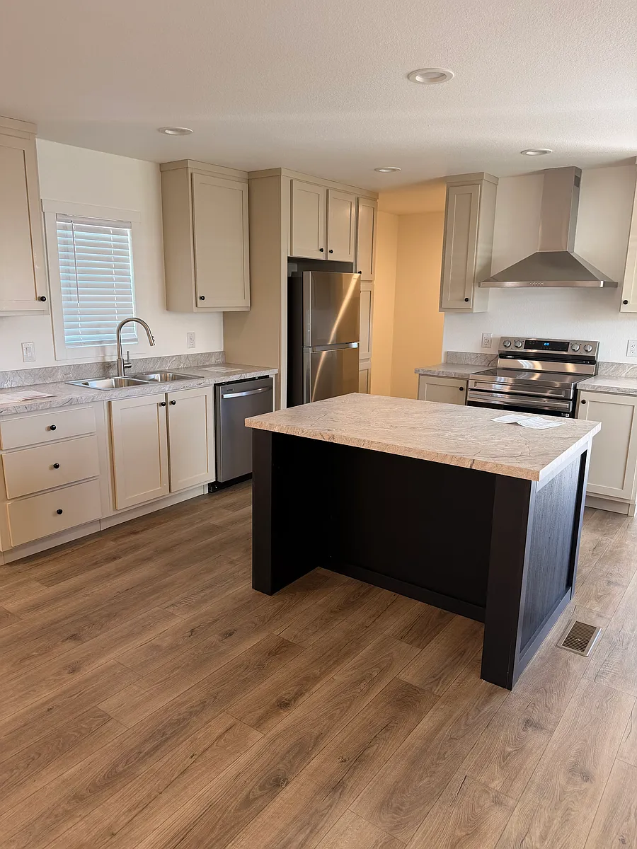 Building Photo - 2650 W Union Hills Dr #123