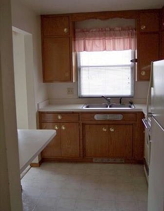 5th image of 1330 Saint Paul Ave APT 105