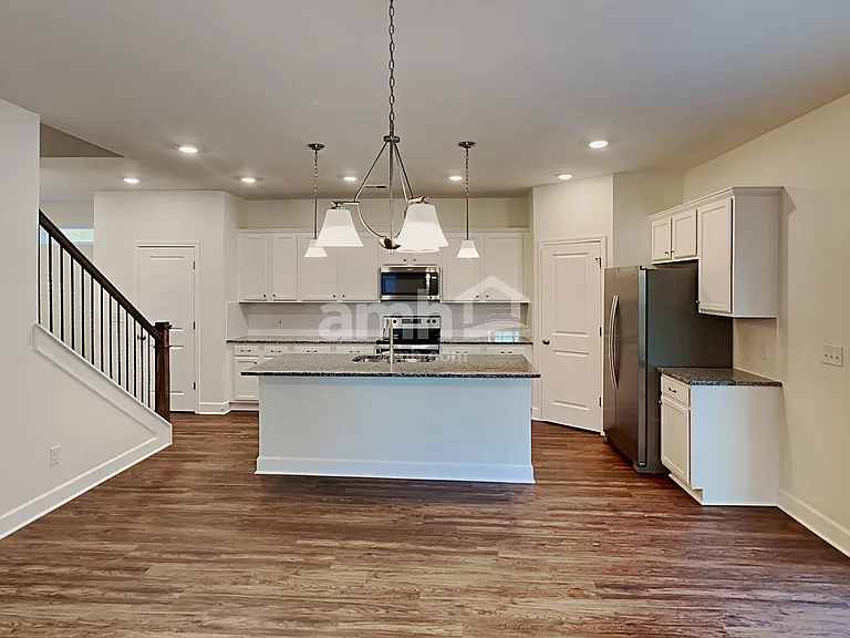 5828 Zurich Rd — Photo 3