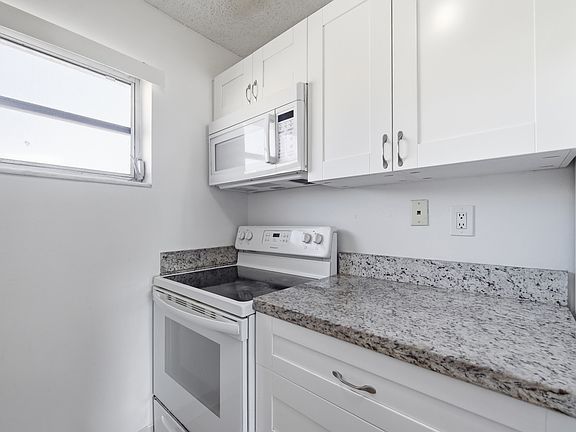 2nd image of 6211 SW 37th St APT 208