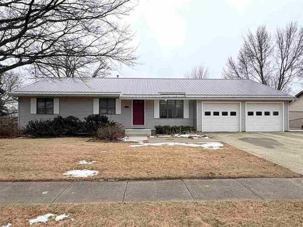 2305 Macbride Dr, Iowa City, IA 52246