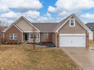 26 Downing Dr, Trafalgar, IN 46181