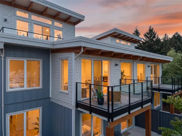 152 Marina View Dr #7, Ladysmith, BC V9G 1K4