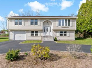 2 Rowley St, East Providence, RI 02914
