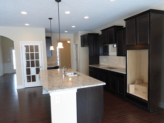 3rd image of 10014 Bucking Horse Ct