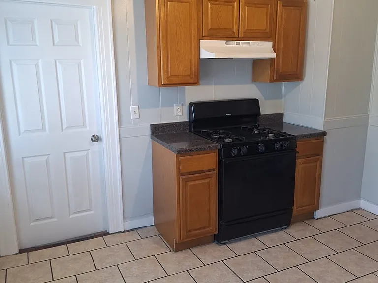 355 Sherman Ave #3 — Photo 3