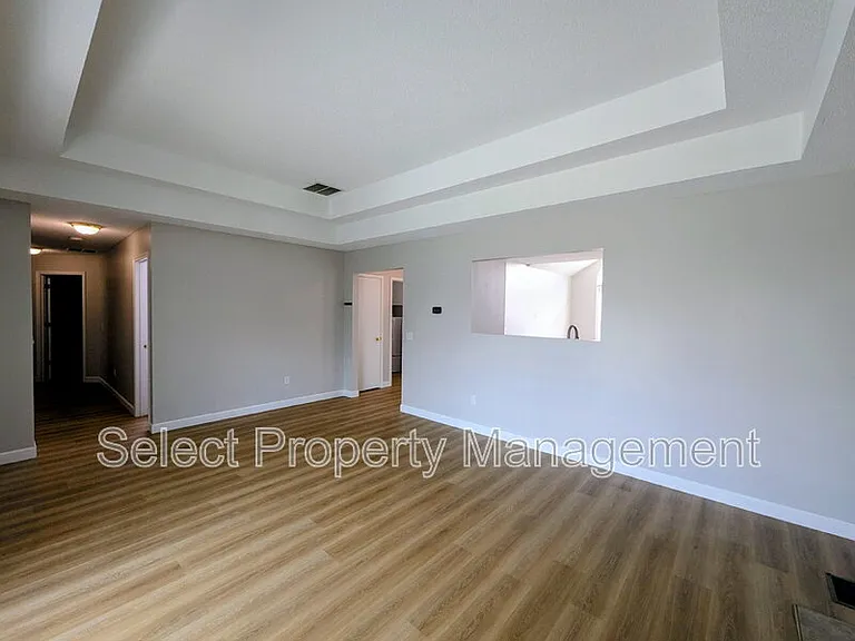 7921 Edinburgh Pl — Photo 8