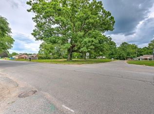 1003 N C St #10-11, Rogers, AR 72756