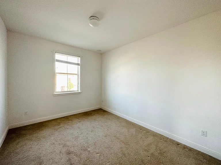13991 Helsby St — Photo 15