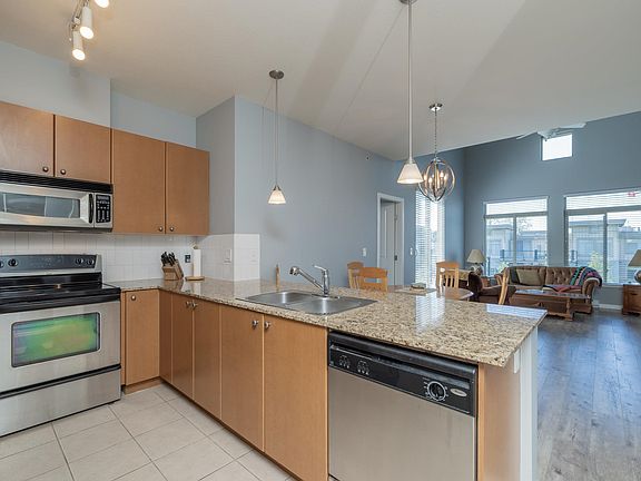 4th image of 15380 102a Ave #430