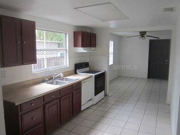 3rd image of 1814 W Burke St