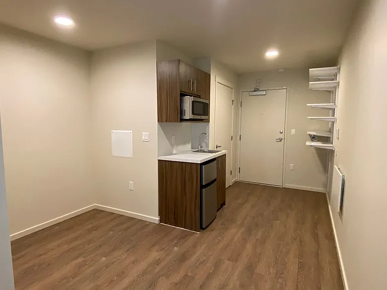 Plaza Apartments — Photo 131