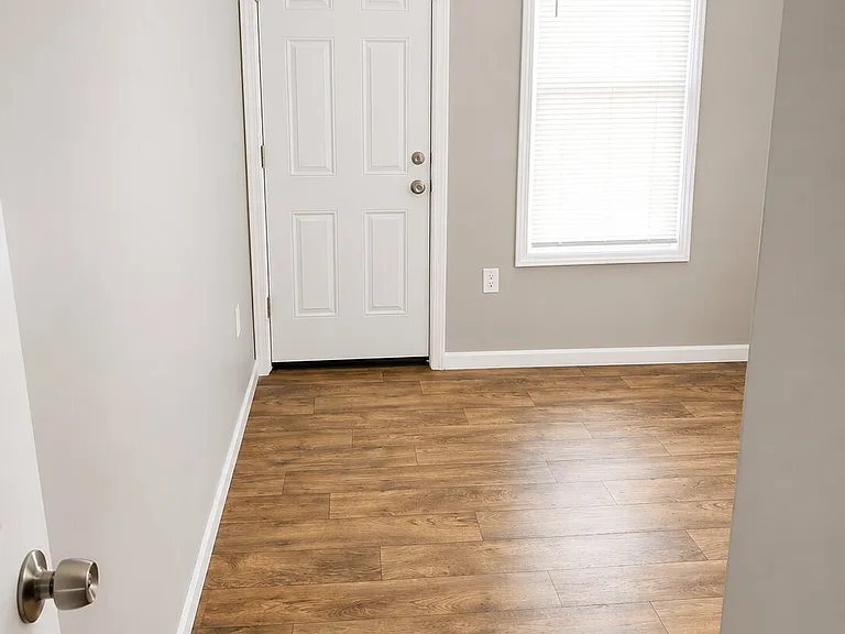 647 Grove St #2 — Photo 5